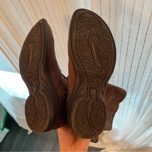 Merrell women’s tall waterproof boots; size 8 - Picture 2 of 3
